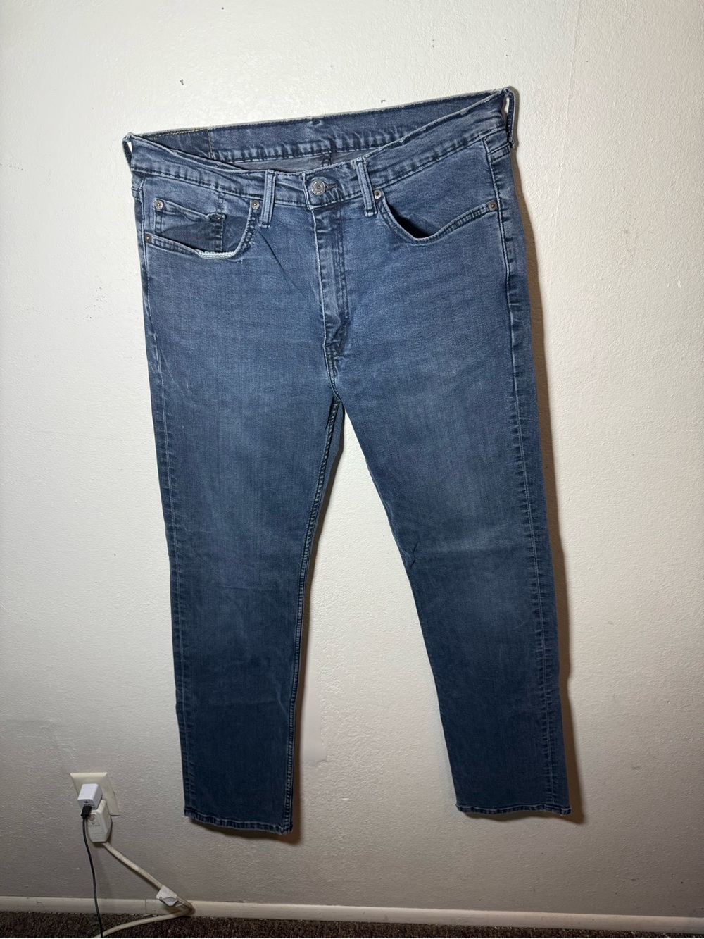 Levi's Slim Straight Jeans in Blue Wash